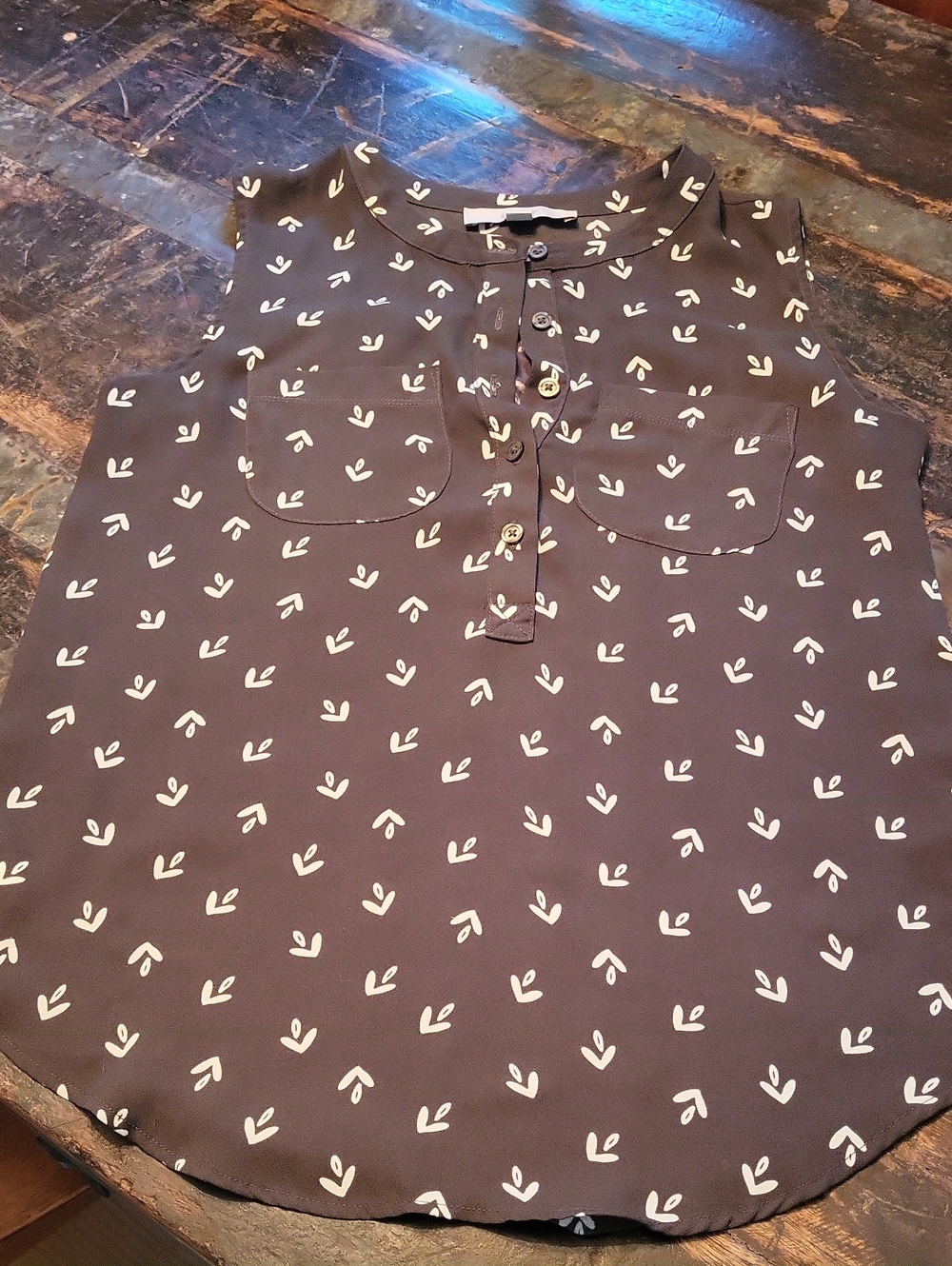 LOFT Olive Green Tank Top with White Leaf Motif